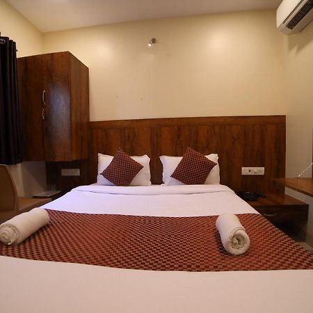 Oyo 8757 Prakash Inn Mumbai Ngoại thất bức ảnh